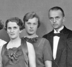 Einar Korsvig Rasmussen med sin kone Lalla og søster Gudrun Rasmussen. Sistnevnte inngikk i hans nettverk og flyktet til Sverige i 1943 eller 1944.